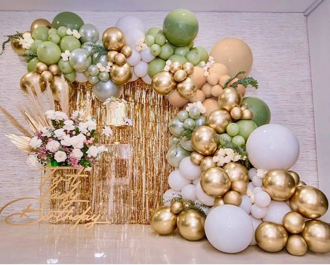 Balloon Garlands & Organic Decor