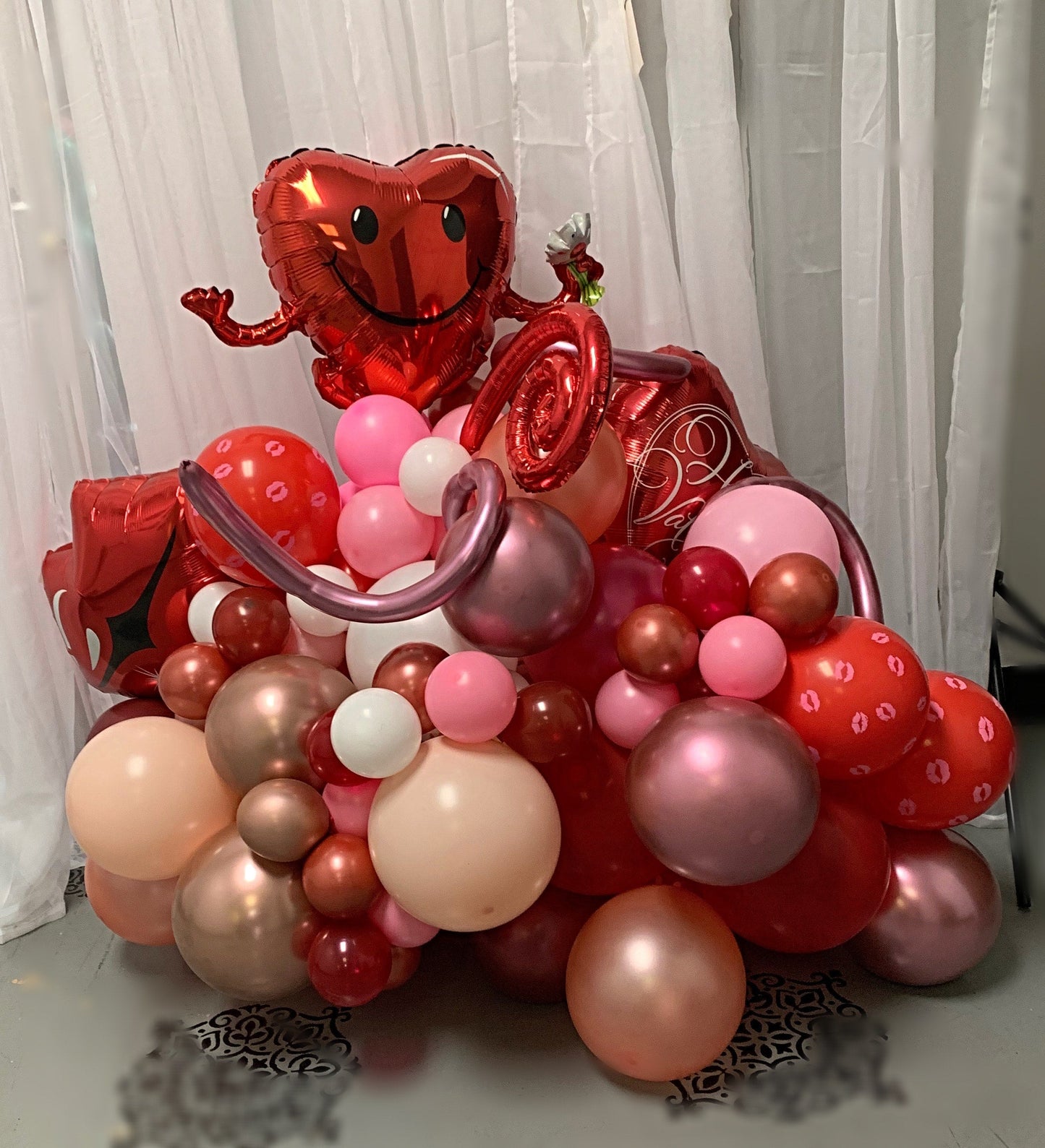 Valentine Messenger Balloon Bouquet