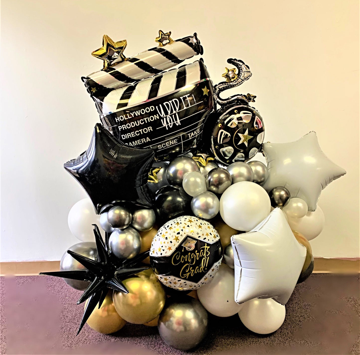 Hollywood theme graduation balloon bouquet