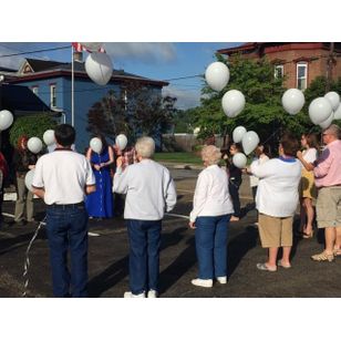Memorial dove heart balloon/Balloon Release
